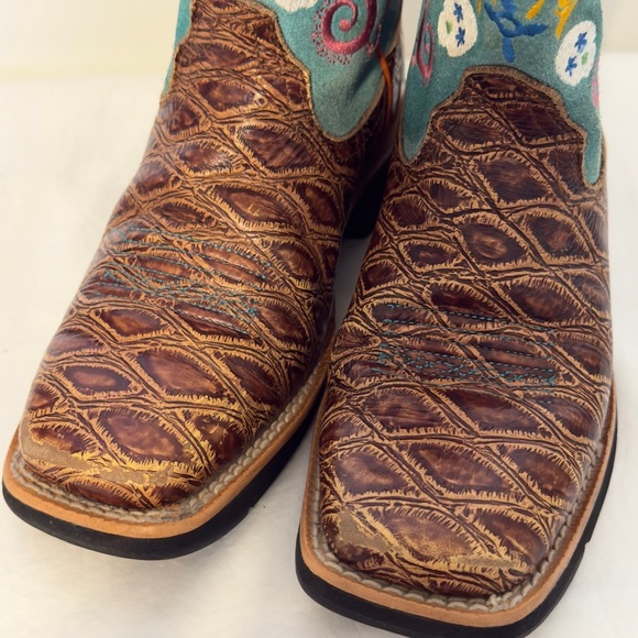 Ariat Tombstone Cowboy Boots Girls Size 12 Brown Turquoise
Western Style - Picture 7 of 12